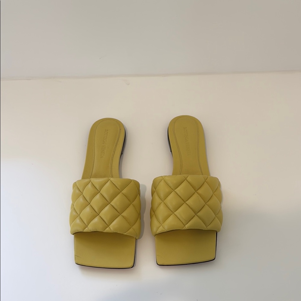 BOTTEGA VENETA Padded Flat Sandal